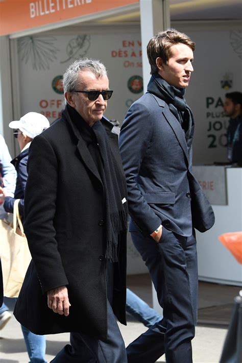 Photo : Bernard Arnault et son fils Alexandre - Célébrités dans les ...