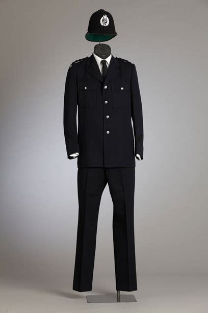 New Zealand Police uniform - New Zealand Fashion Museum