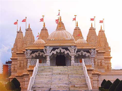 Hindu Temples in London for Lord Hanuman Darshan