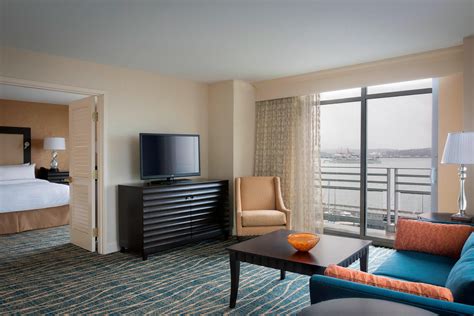 Seattle Waterfront Accommodation - Hotel Rooms | Seattle Marriott Waterfront