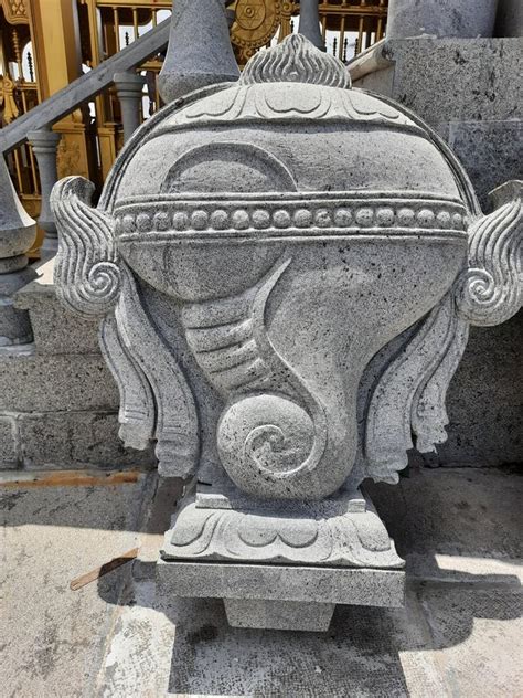 Lord Vishnu Conch Shell Architecture Stock Photo - Image of fountain ...