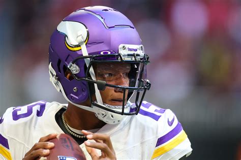 Joshua Dobbs bails out Vikings in win over Falcons | Reuters