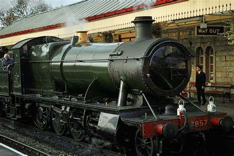 The Early Train | GWR 2800 Class locomotive 2857 heading non… | Flickr