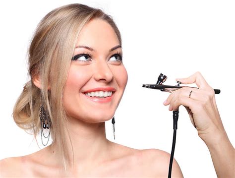 What Is Airbrush Makeup & How Does It Work? [Ultimate Guide]