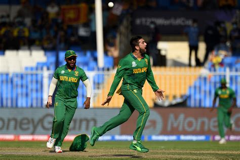 T20 World Cup: Tabraiz Shamsi, Dwaine Pretorius three-fers help South ...