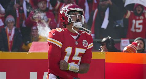 Chiefs beat Jaguars behind Patrick Mahomes' four-touchdown performance ...