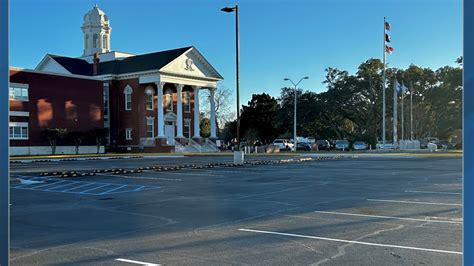 Carteret County: Courthouse parking lot reopens after renovation