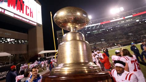 Rebels win Egg Bowl, secure second 10-win season under Kiffin ...