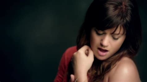 Kelly Clarkson- Dark Side {Music Video} - Kelly Clarkson Photo ...