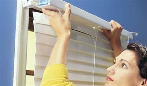 How to Repair Venetian Blinds - DIY and Repair Guides