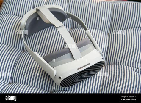 A high-tech VR virtual reality head-mounted display Stock Photo - Alamy