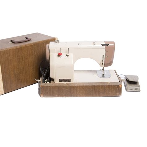 Riccar Vintage Sewing Machine | EBTH