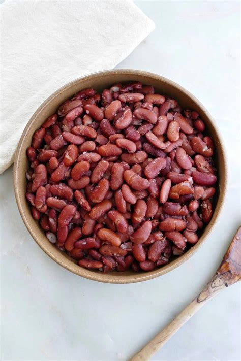 How to Cook Dry Kidney Beans on the Stove - It's a Veg World After All®