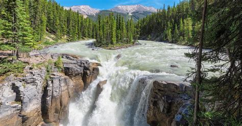 Hotels near Sunwapta Falls (Jasper) from $404/night - KAYAK