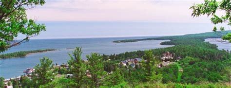 Copper Harbor Michigan Travel | hiking, camping, places to see