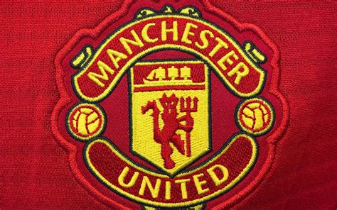 Manchester United Logo Wallpaper (62+ pictures) - WallpaperSet