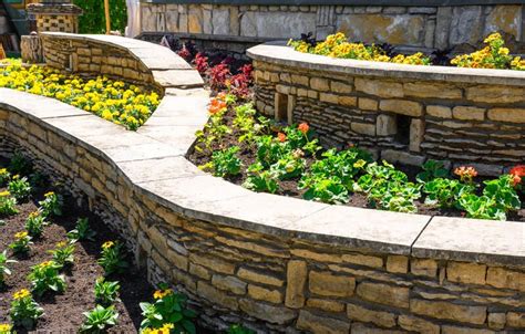 5 Creative Retaining Wall Ideas for Sloped Front Yard | ShrubHub