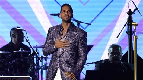 Romeo Santos reunites with Aventura for final tour; Valley date announced