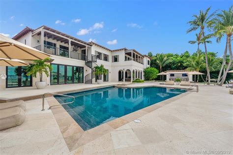 Dwyane Wade Gives Miami Beach Pad a Haircut