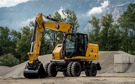 Caterpillar’s new wheeled excavator boasts advanced hydraulics