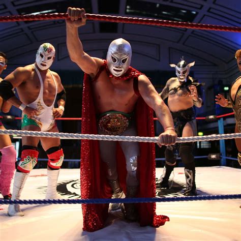 Download Mexican Masked Wrestler El Santo Son El Hijo Del Santo Wallpaper | Wallpapers.com