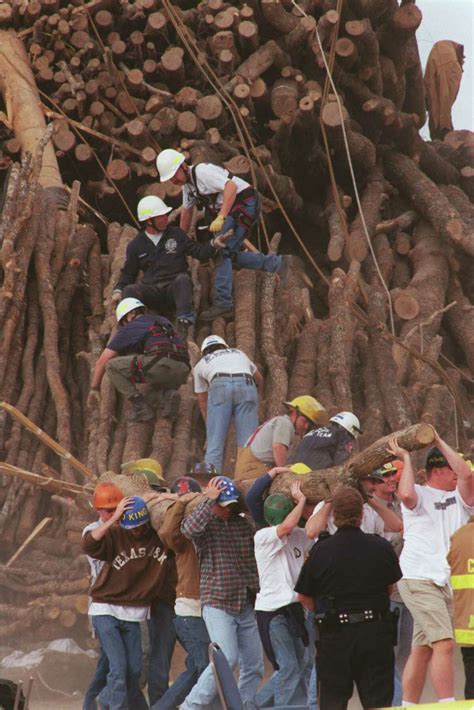 Revisiting the fatal collapse of the Texas A&M bonfire in 1999