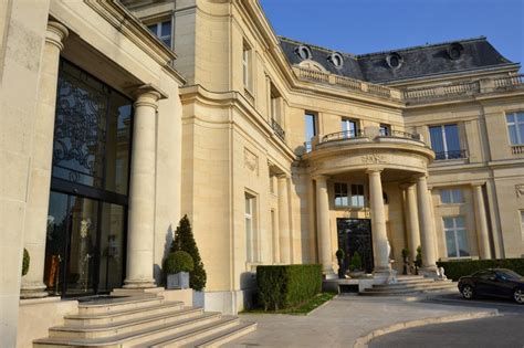 Tiara Château Hôtel Mont Royal Chantilly - Royal Room - Hotel Review