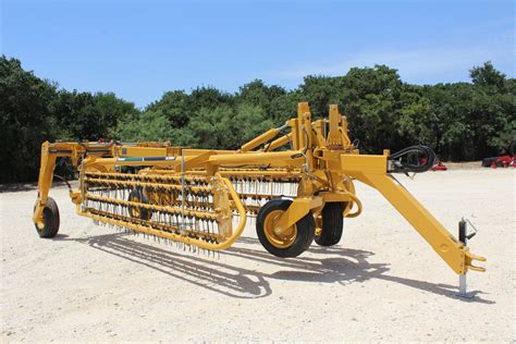 Vermeer R2800 Twin Rake - Equipment Listings - Hendershot Equipment