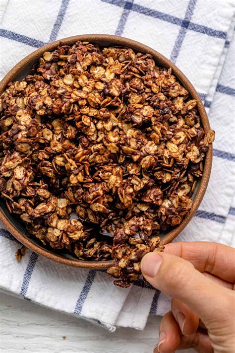 Chocolate Granola {With Flaxseeds} | FeelGoodFoodie