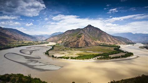 The Yangtze River, the longest river in China, has been damaged by ...