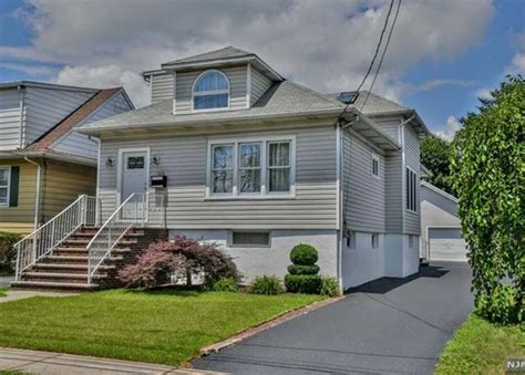 Elmwood Park, NJ Real Estate - Elmwood Park Homes for Sale | Redfin Realtors and Agents