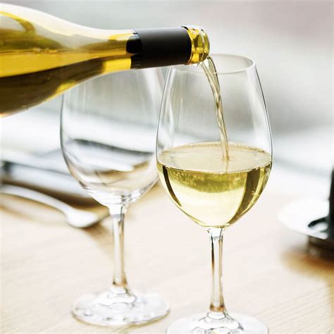 The Top 5 Sauvignon Blancs Under $30 to Try