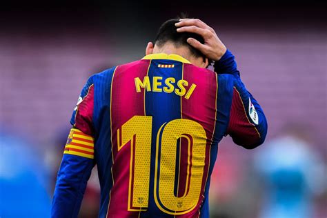 Lionel Messi to leave Barcelona due to 'financial obstacles'