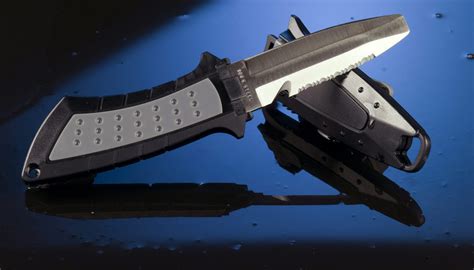 What is the Best Dive Knife? - AquaViews