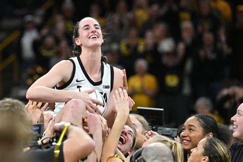 Record-setting Iowa star Caitlin Clark to enter WNBA draft - The Japan ...