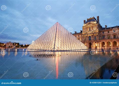 Louvre Museum and Pyramid Night View Editorial Stock Photo - Image of architecture, museum: 43081528