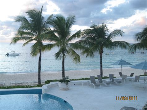 Coral Beach Club in Grand Cayman. What an amazing place, loved it so much. | Vacation spots ...