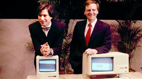 Steve Jobs introduces the Macintosh in 1984 : r/OldSchoolCool