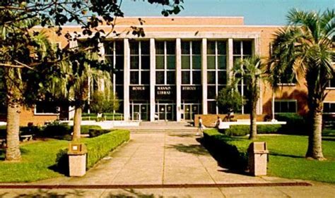 Strozier Library. | Library exterior, Florida state university campus ...