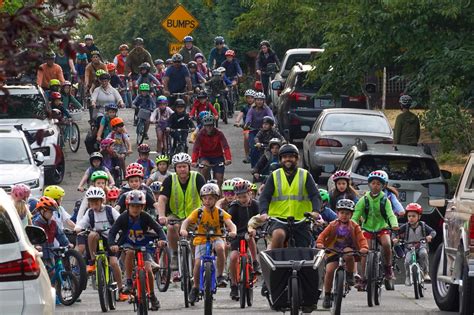 The Alameda bike bus has more than doubled in size in just four months – BikePortland