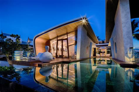 Ultimate Ultramodern Seaside Getaway Villa With Restaurant | Modern House Designs