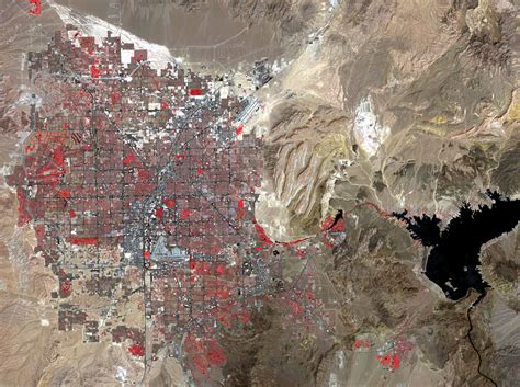 Map shows Las Vegas' population growth, Lake Mead's decline over decades