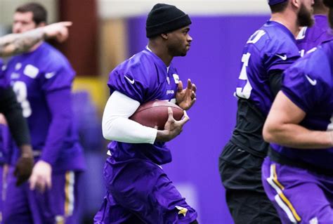 Adrian Peterson Returns to Vikings Practice : r/minnesotavikings