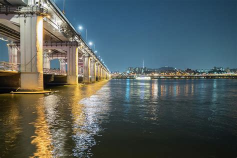 A night view of Banpo Bridge, Seoul city with Rainbow Fountain S ...