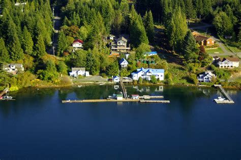 Kingfisher Lodge & Marina in Bamfield, BC, Canada - Marina Reviews ...