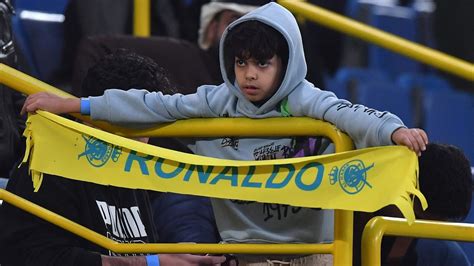 Cristiano Ronaldo receives hero's welcome from Al Nassr fans