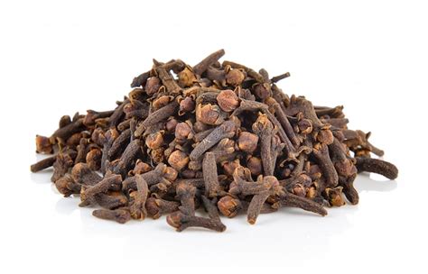 Premium Photo | Spice cloves isolated