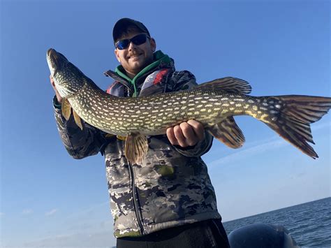 Saskatchewan Trophy Fishing | Northern Pike Fishing | Walleye