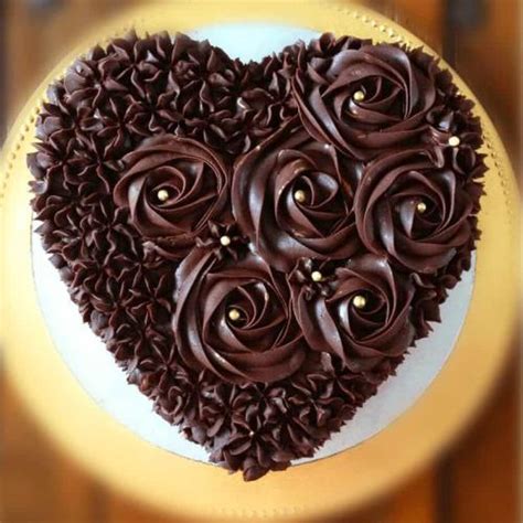 20 Modern Chocolate Cake Designs With Photos 2024