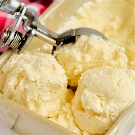 Old Fashioned Vanilla Ice Cream Recipe - Heart's Content Farmhouse